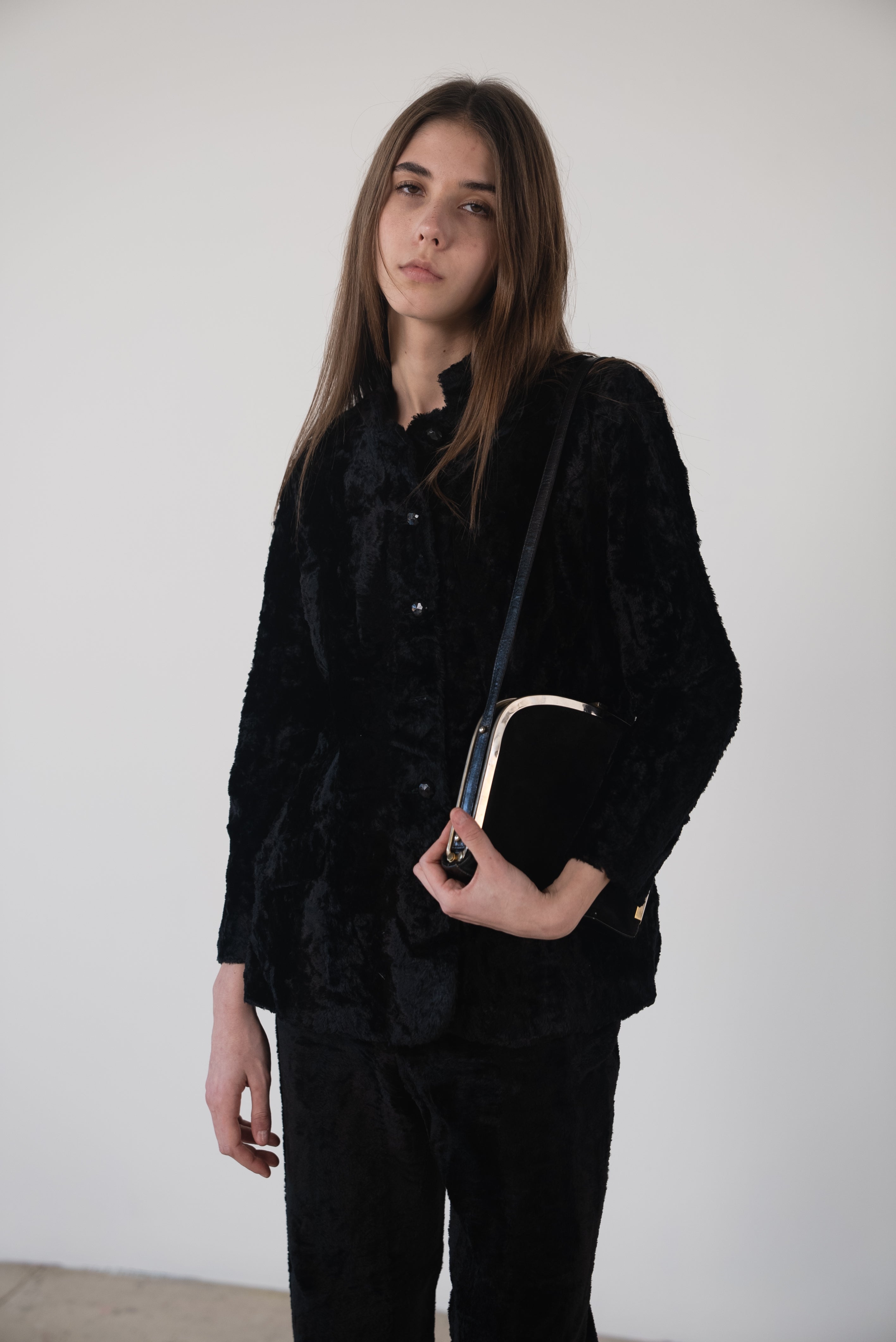 Vintage Black Suede & Metal Handbag – Cvet Préri Vintage Black Suede & Metal Handbag – Cvet Préri